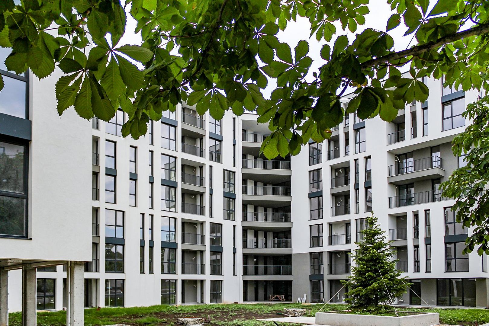 act 16 Residence Park